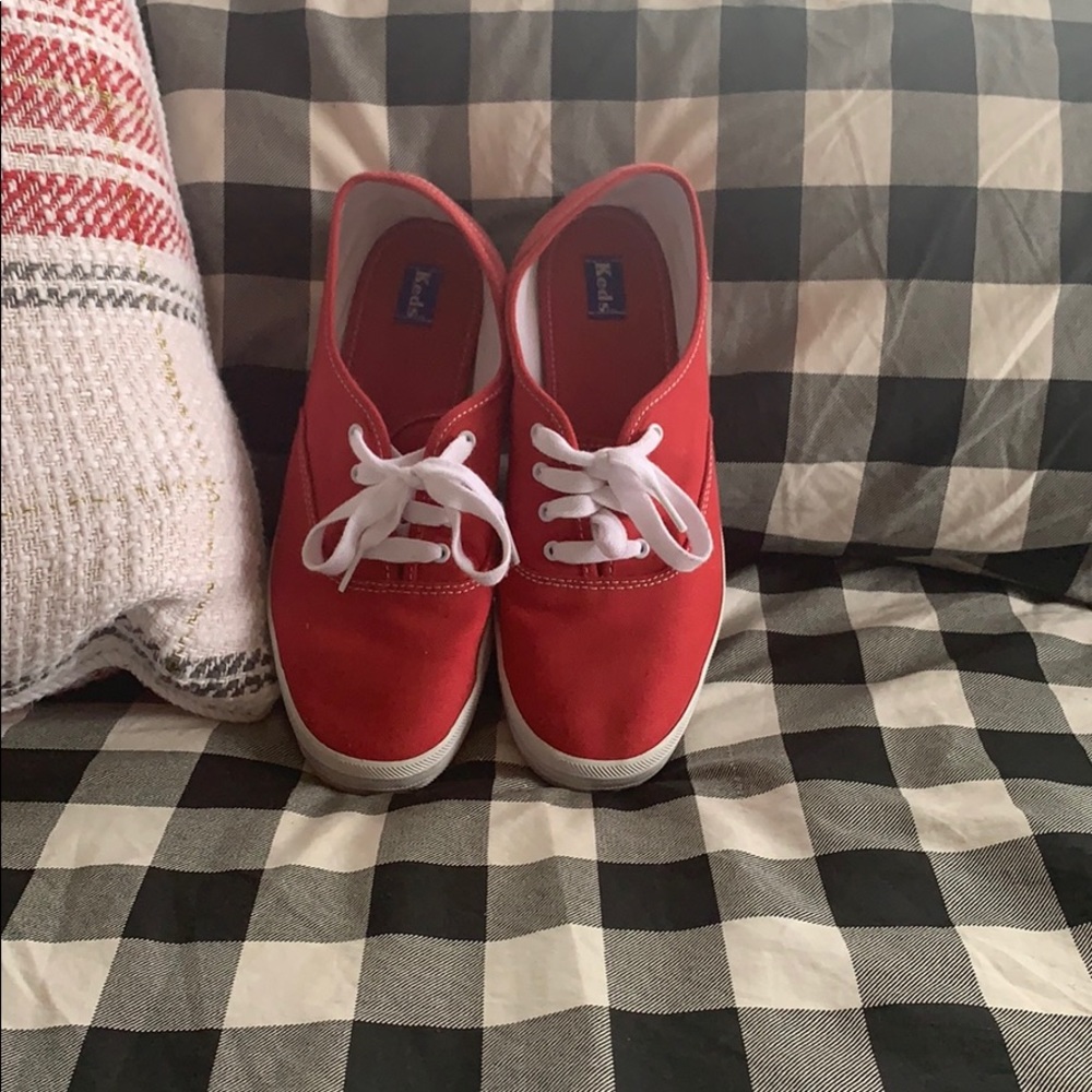 Keds Lace up canvas sneaker 9.5